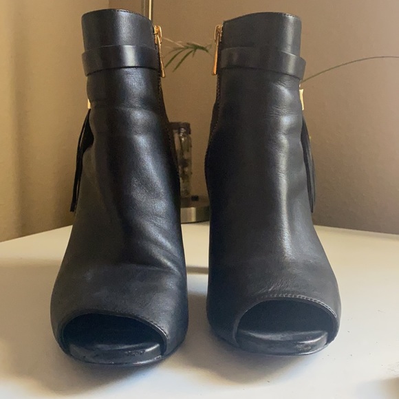Gently worn Logo Michael Kors heeled booties - Picture 7 of 8